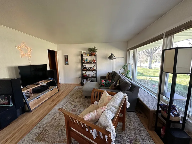 708 Barton Dr — Photo 7