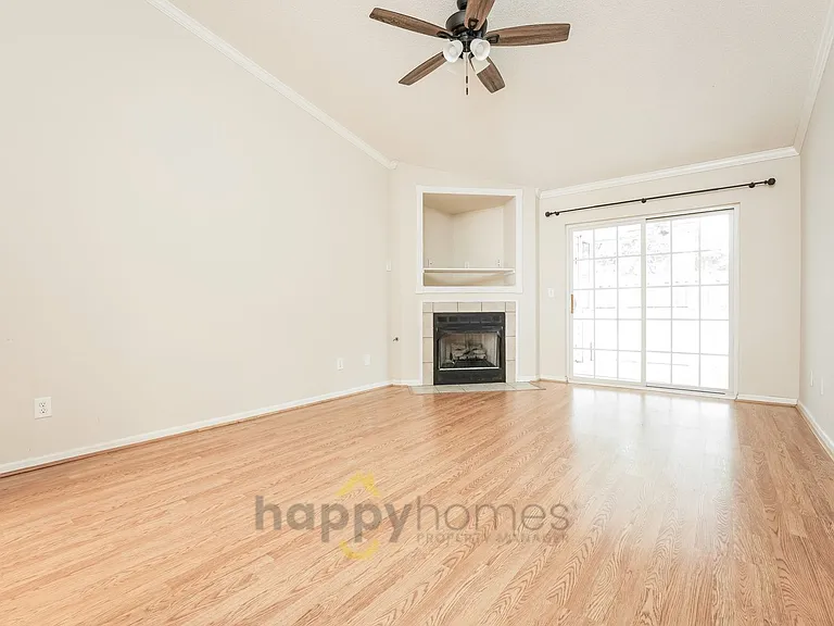 1627 Dexter Ln — Photo 5