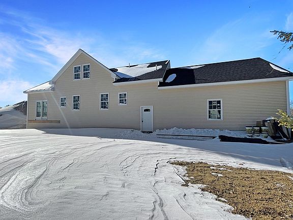 3rd image of 6 Lefevre Dr