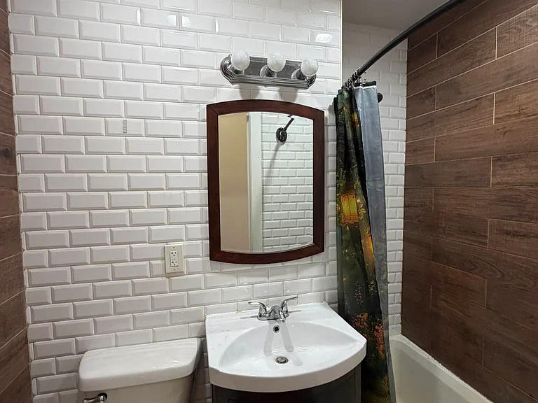 445 Bainbridge St #2 — Photo 9