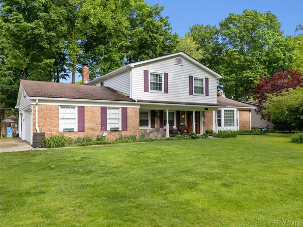 23228 Gilbar Dr, Novi, MI 48375