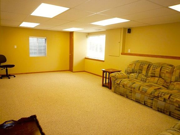 5th image of 321 Normandie Dr
