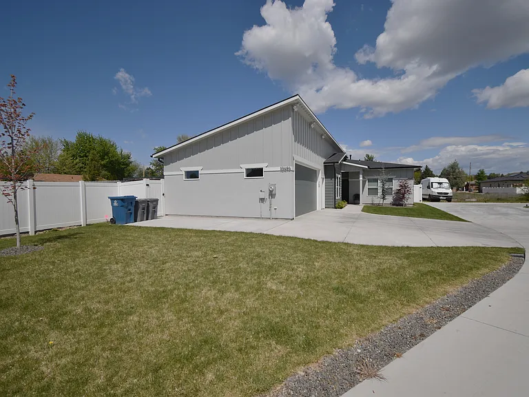 10494 W Shields Ave — Photo 53