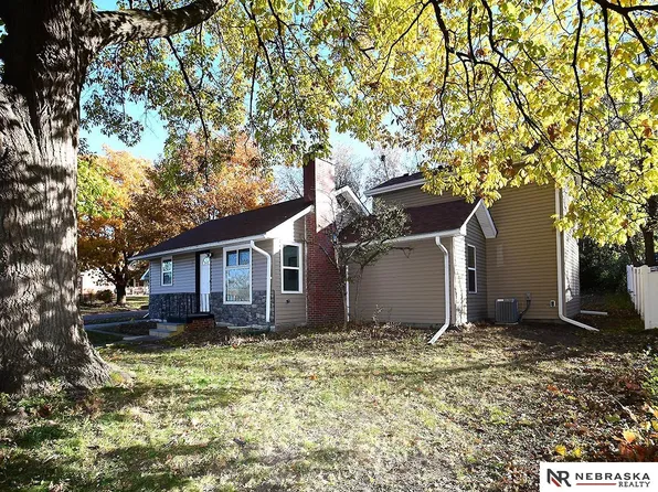 1140 N 66th St, Lincoln, NE 68505
