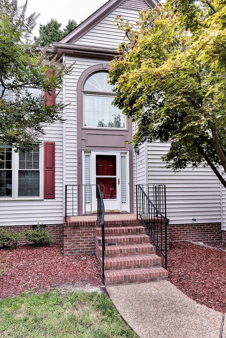Building Photo - 104 Glenkinchiey Ct
