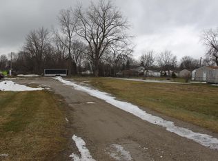 19059 E Forteen Mile Rd, Clinton Township, MI 48035