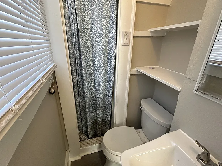 451 E Eufaula St #B — Photo 13