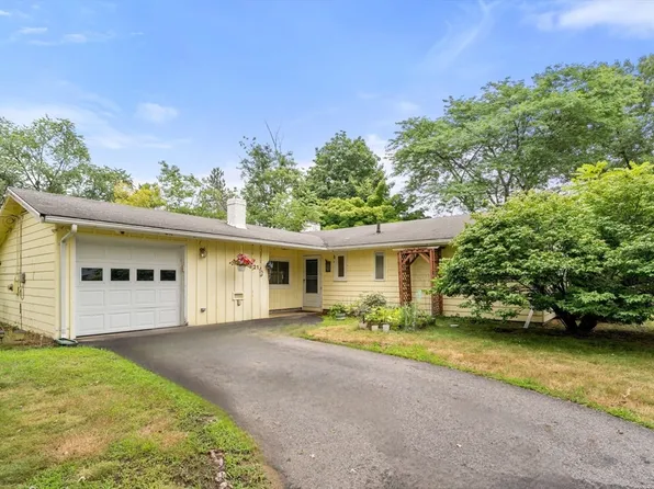 21 Bradford Rd, Natick, MA 01760