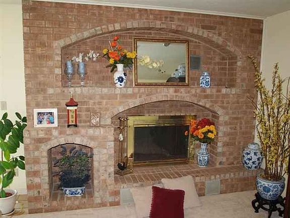 4th image of 1203 NW Willow Pl