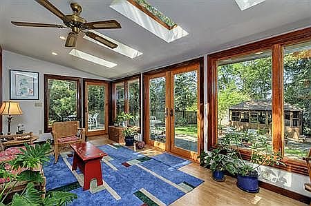5th image of 2415 Park Rd