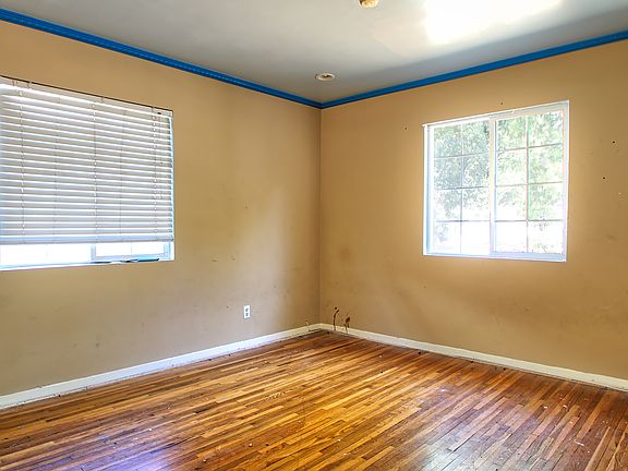 5th image of 22708 Criswell St