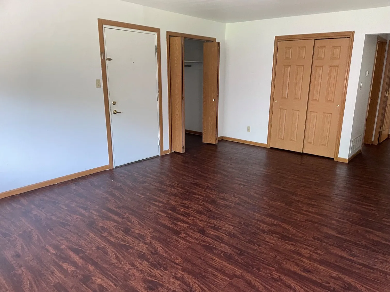 2 bed, 1000 sqft, $975 — Photo 3