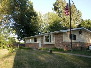 E9115 Sunshine Ln, Fremont, WI 54940