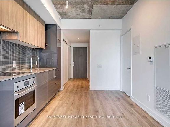 2nd image of 161 Roehampton Ave #1609