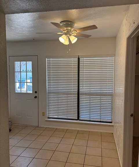 2849 London Ln — Photo 4