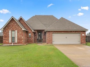 898 N Ella Kate Ln, Lake Charles, LA 70605