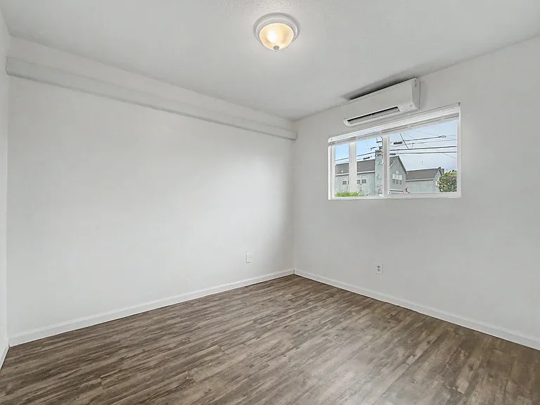 338 Teegarden Ave #1-6 — Photo 14