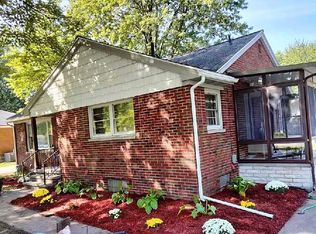 1271 Harding Rd, Essexville, MI 48732