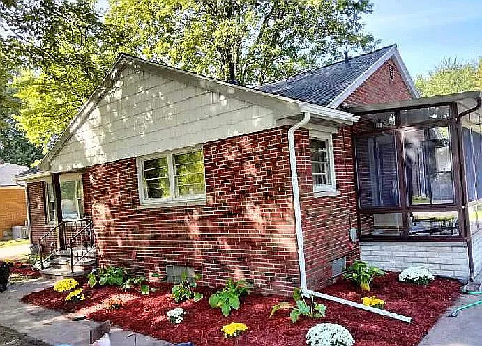 1271 Harding Rd photo 1