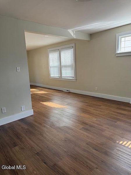 4th image of 141 N Toll Street