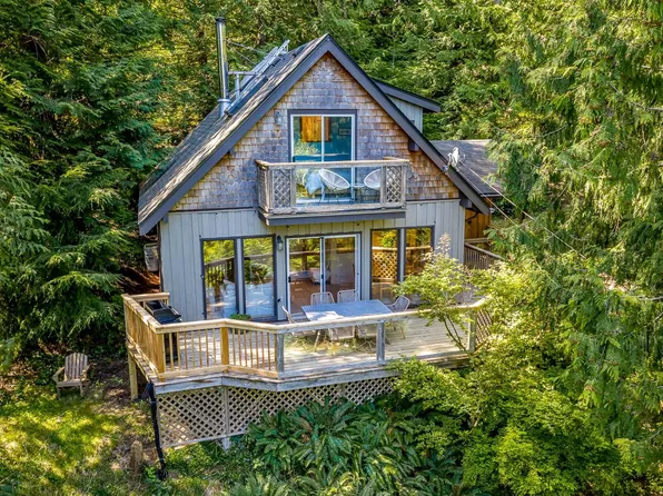 833 Austin Dr, Cortes Island, BC V0P 1K0