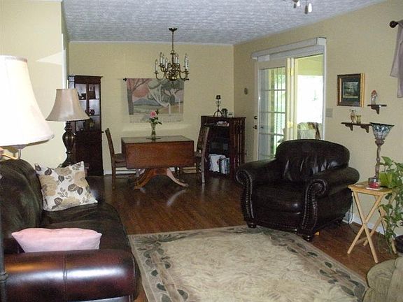 5th image of 109 Vincewood Dr