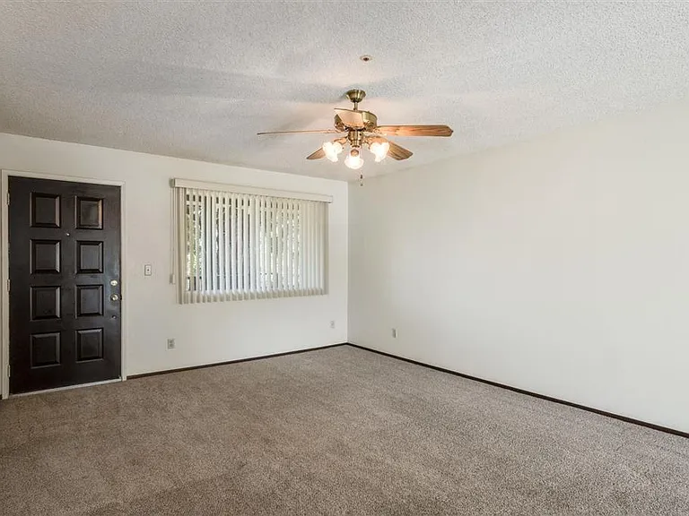 Scottsmen Too Apartments — Photo 24