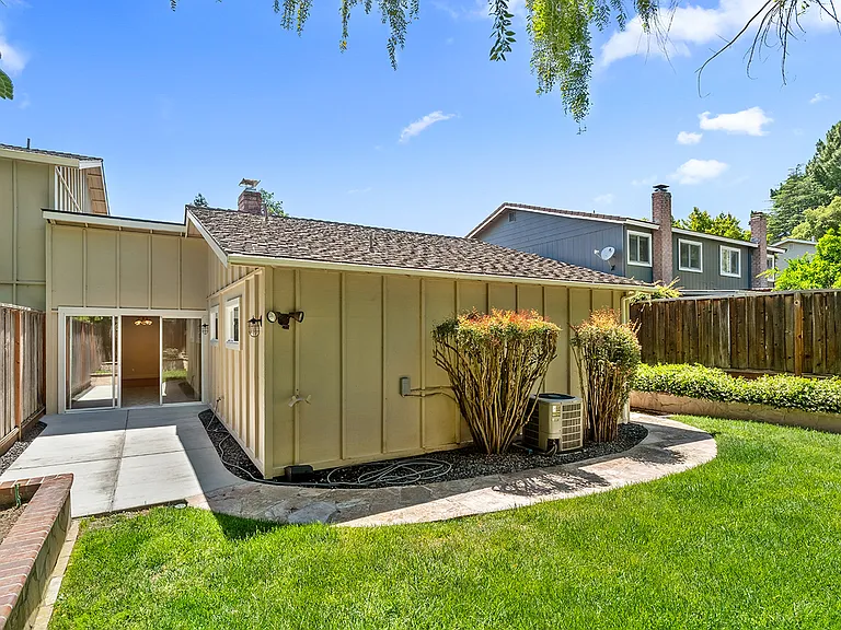 635 Abrigo Ct — Photo 13