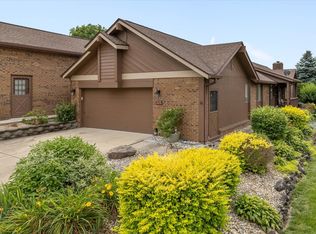 326 Exeter Ct, Greenwood, IN 46143