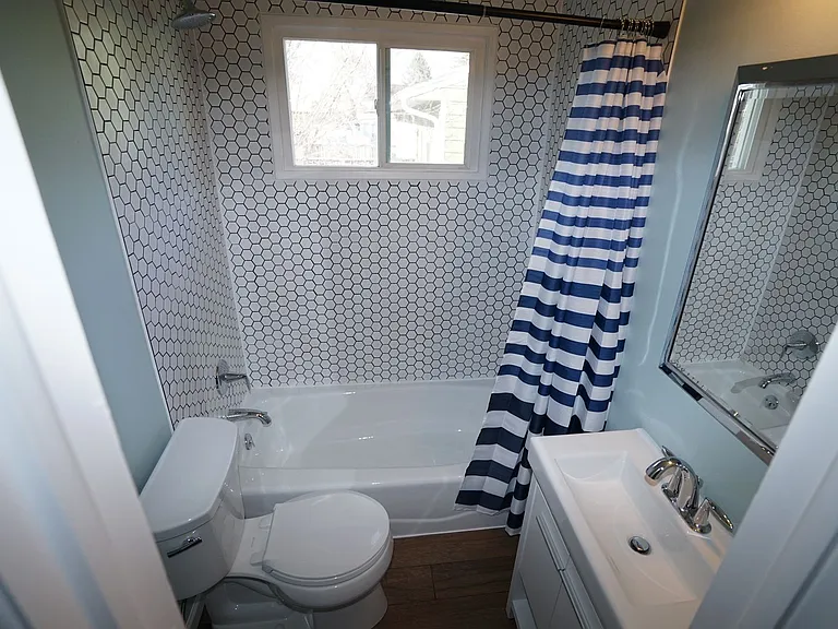 2410 Superior St — Photo 7