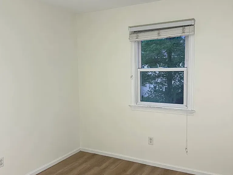 47 Carriage Dr — Photo 8