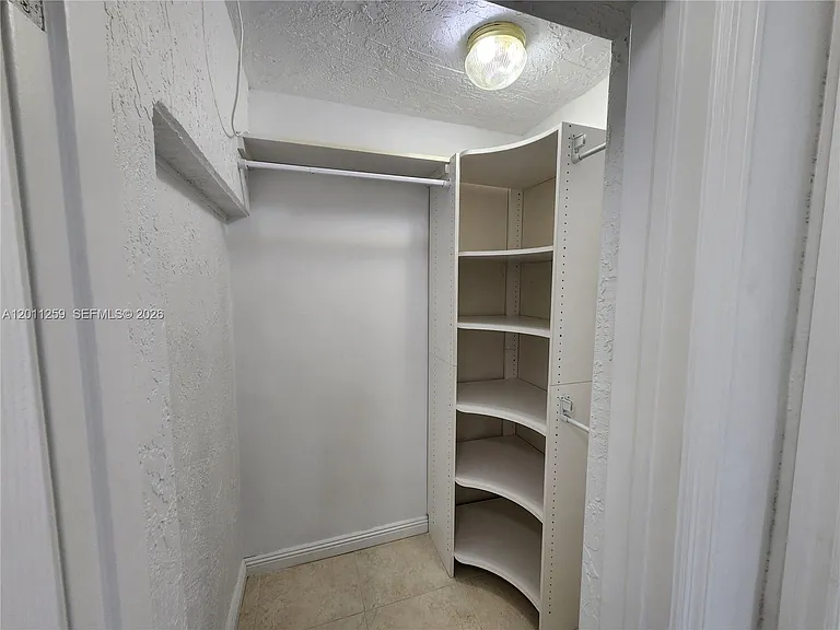 4233 S Jackson St — Photo 22