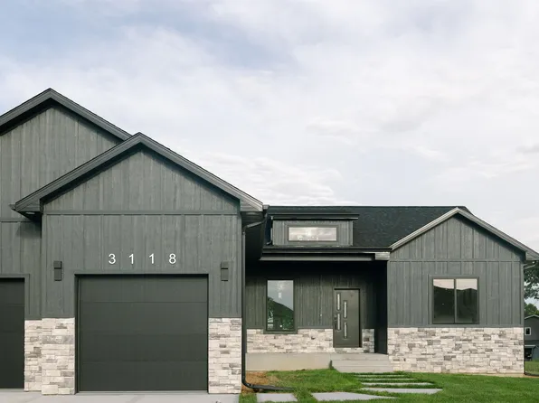 3118 Lakeview Ave, Hastings, NE 68901