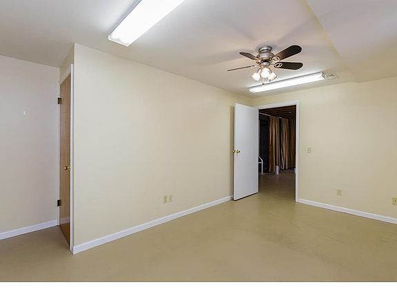 2nd image of 807 Notre Dame Dr