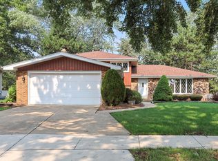 7960 W Ponderosa Ct, Orland Park, IL