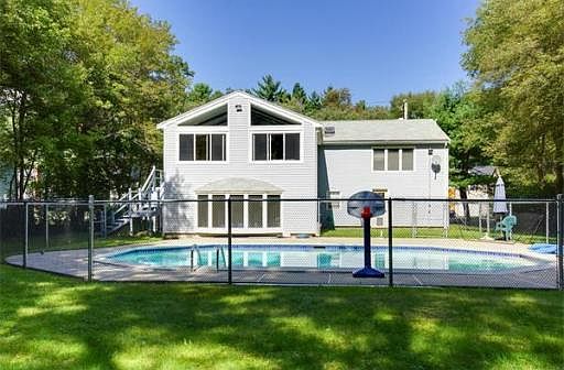 2nd image of 33 Westwood St