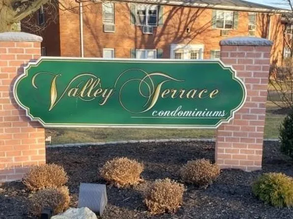 51 Hinchman Ave APT 2A, Wayne, NJ 07470