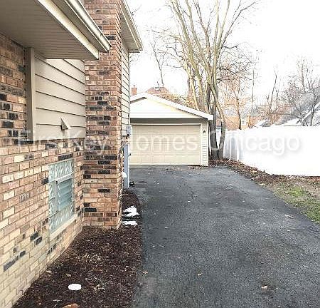 2nd image of 2117 Hagen Ln
