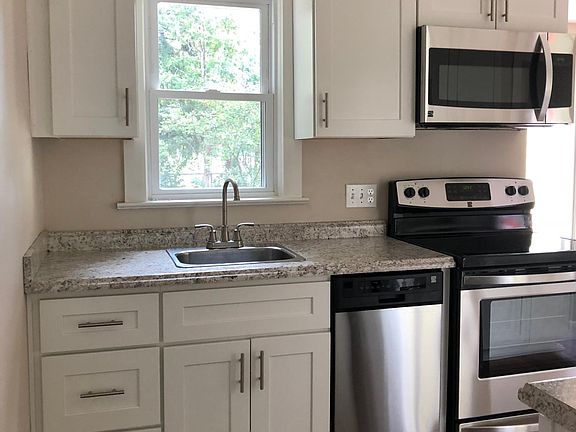5th image of 1118 Lakeside Dr SE