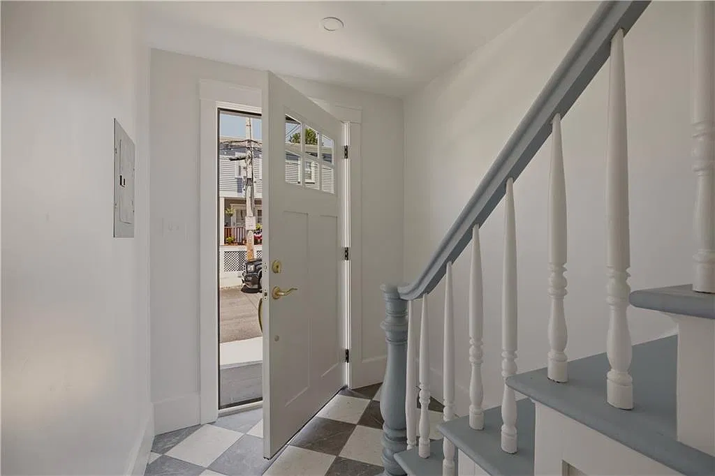 17 Dearborn St — Photo 3