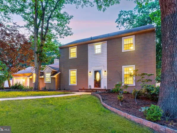 19 Hollybrook Way, Voorhees, NJ 08043