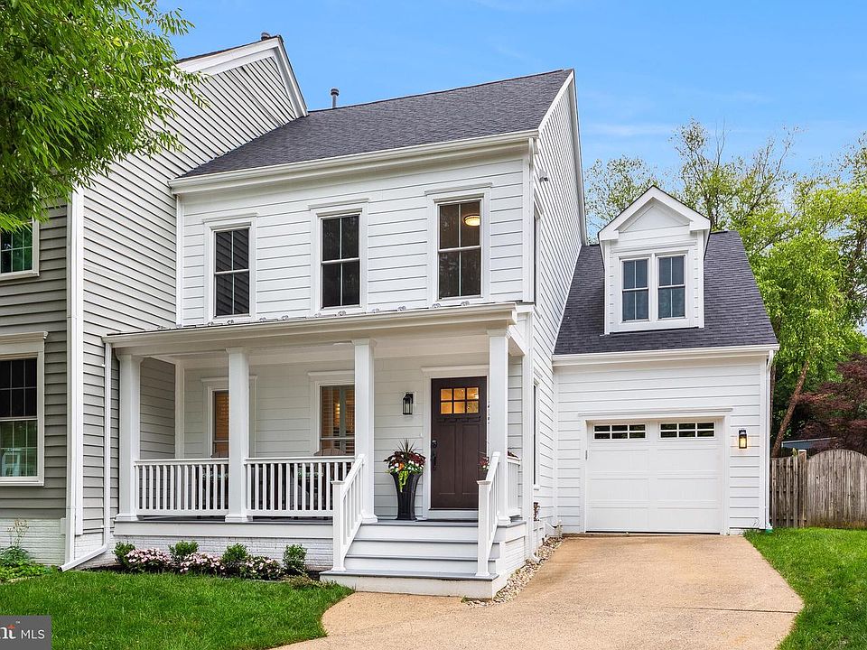 1st image of 215 Andover Ct NE