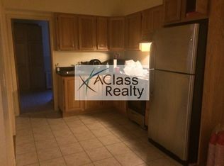 2568 12th St, Astoria, NY 11102