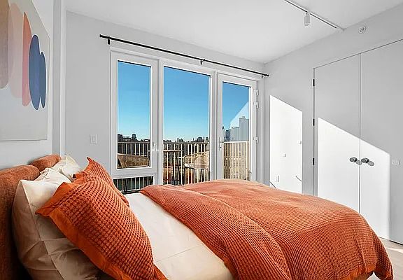 5th image of 16 West St #Penthouse 16
