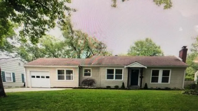 5865 Fontana Dr — Photo 2