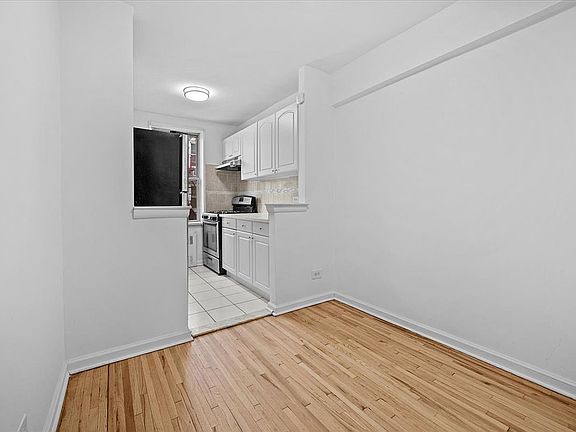 3rd image of 601 Kappock St APT 5F