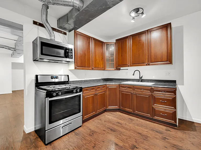 501 Union St #2 — Photo 15