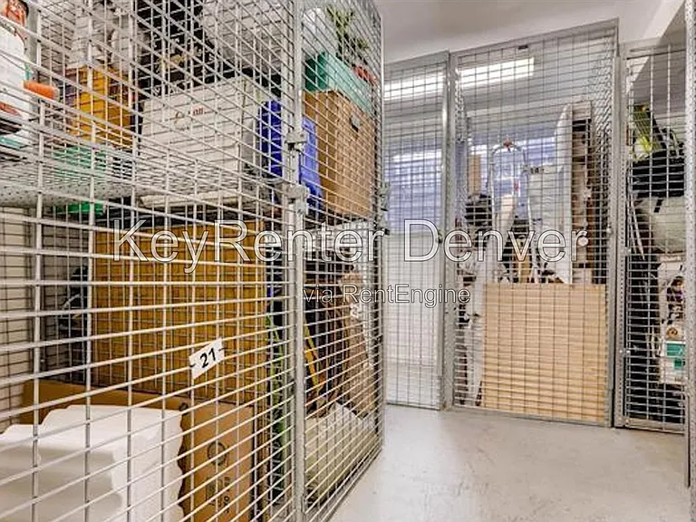 1032 N Clarkson St #307 — Photo 10