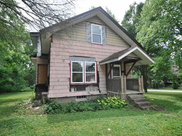 705 E State St, Albany, IN 47320