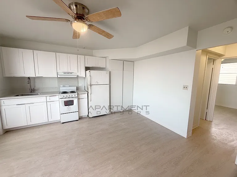 1218 N School St — Photo 4